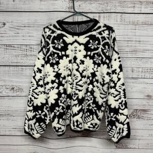 Vintage Kitty Hawk by Vivian Wang Black and White Floral Sweater M-L